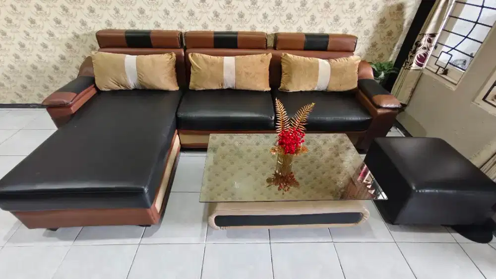Dijual cepat sofa minimalis set meja