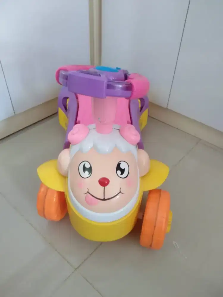 Baby walker, alat bantu jalan balita, latihan jalan balita