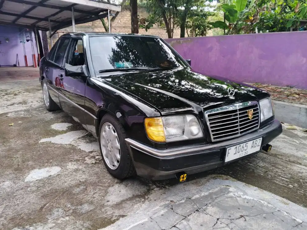 MERCY BOXER W124  E 230  TAHUN 1991