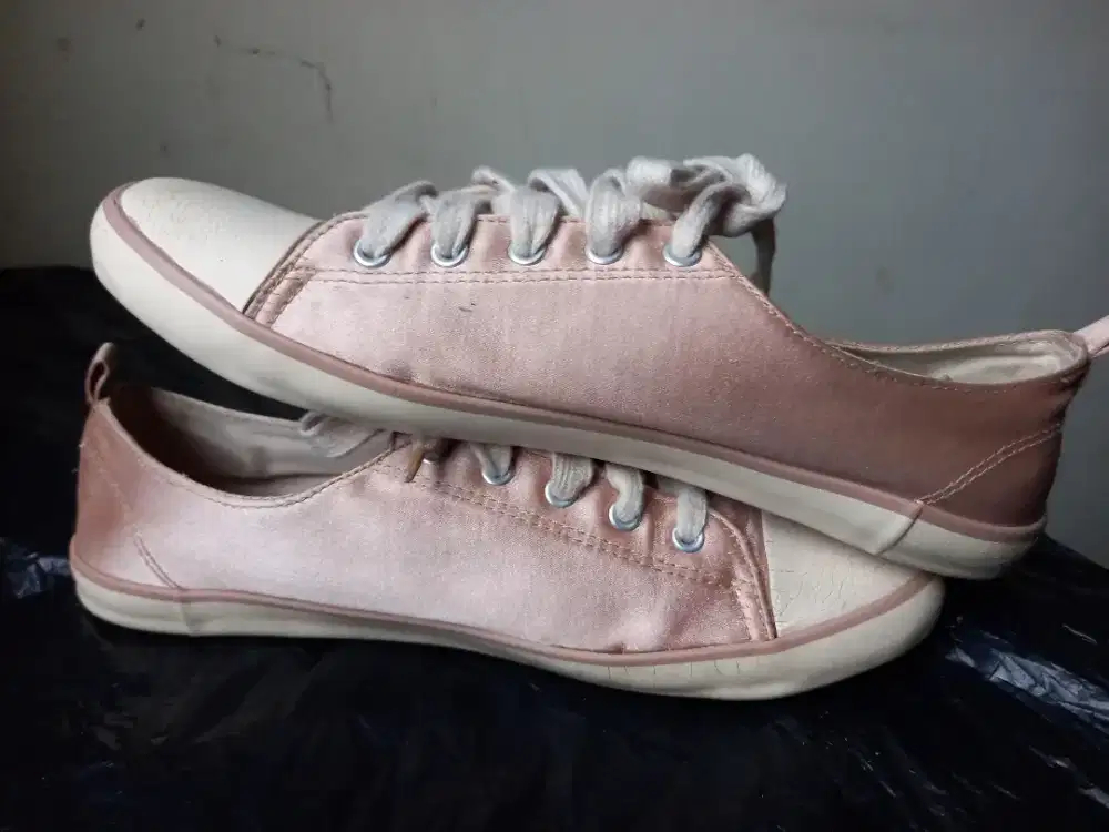 Sepatu wanita H & M size 40
