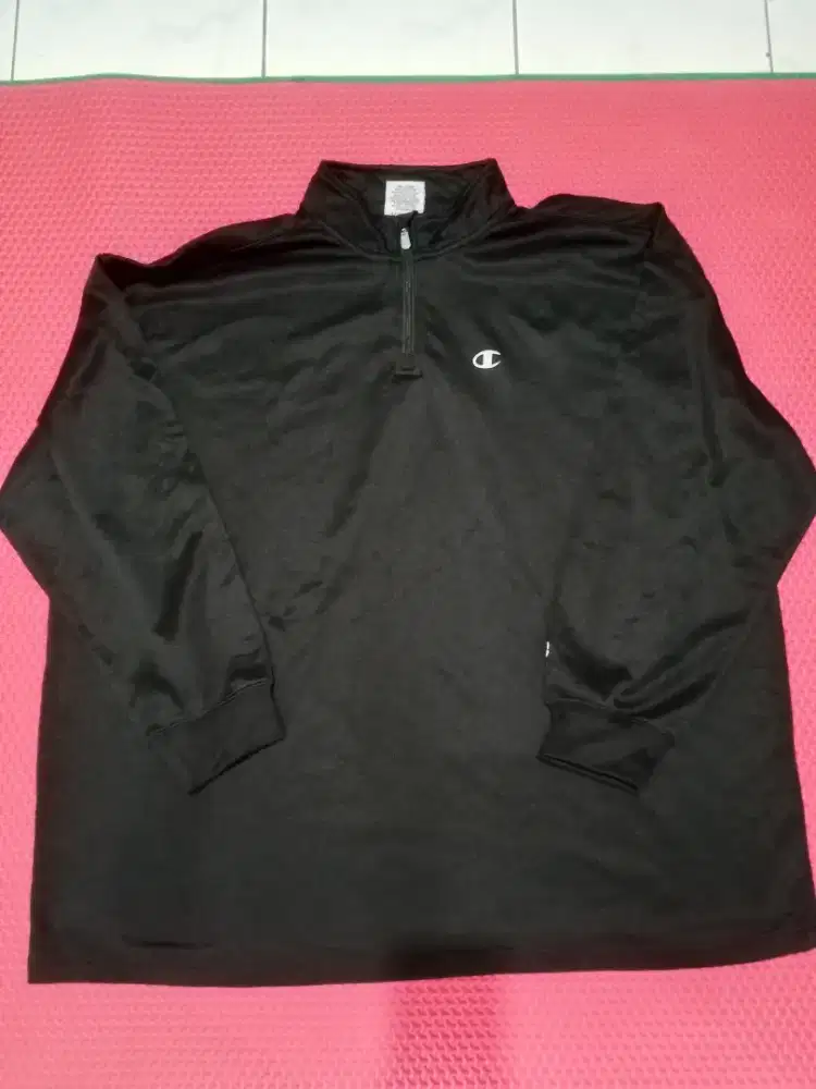 JUMBO CHAMPION SWEATER HALF ZIP LIKE NEW NOMINUS HITAM PEKAT