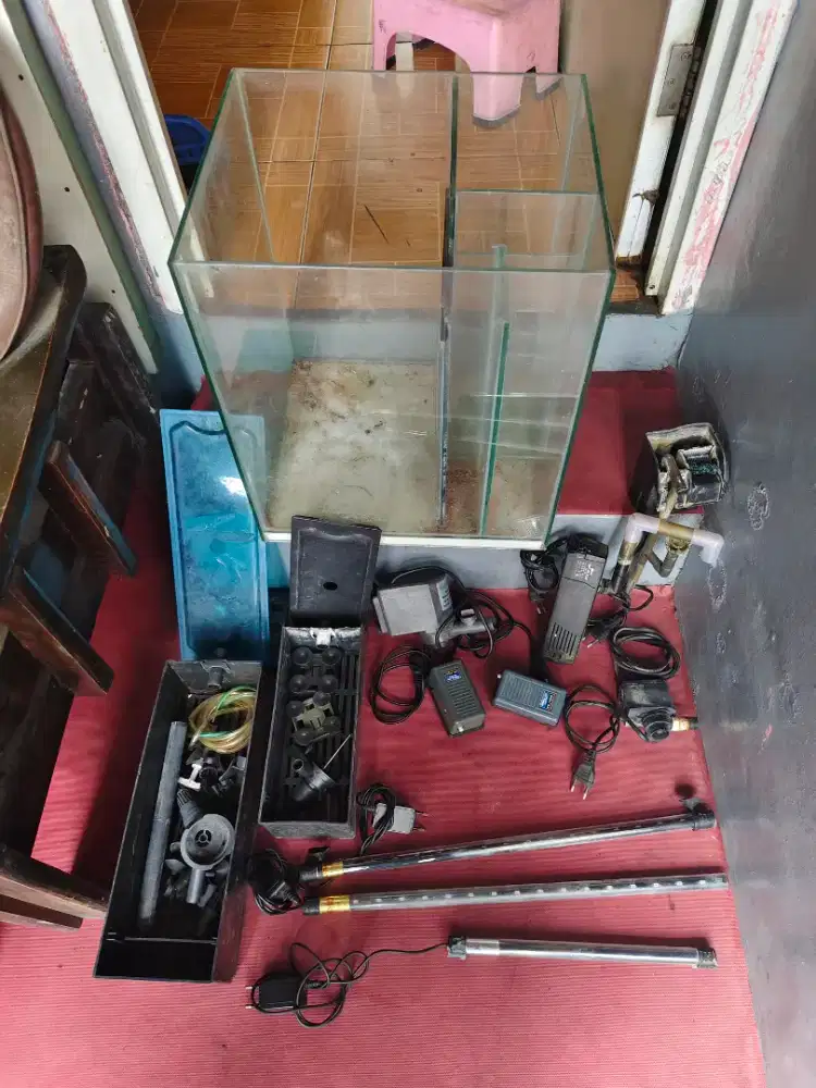 Aquarium Dan Perlengkapannya