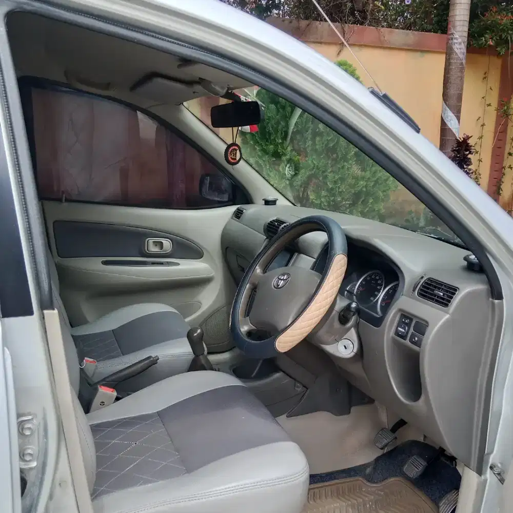 Avanza tipe g tahun 2010