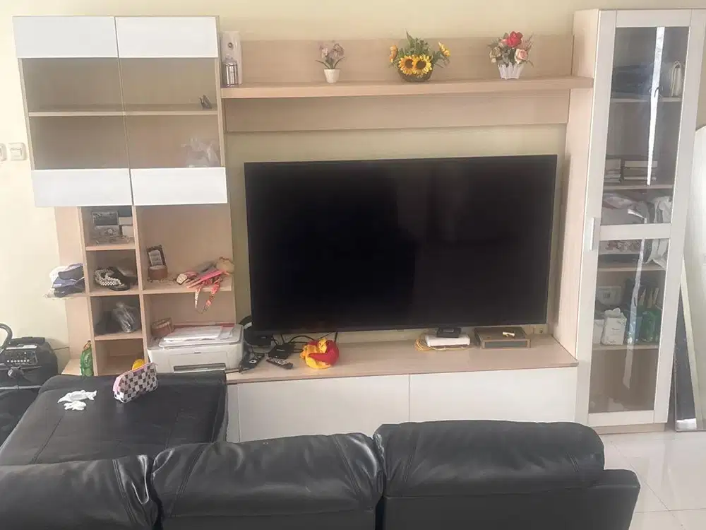 Lemari TV Informa belum lama pakai