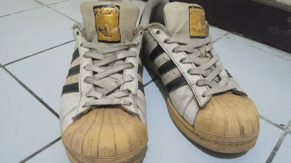 Adidas superstar white