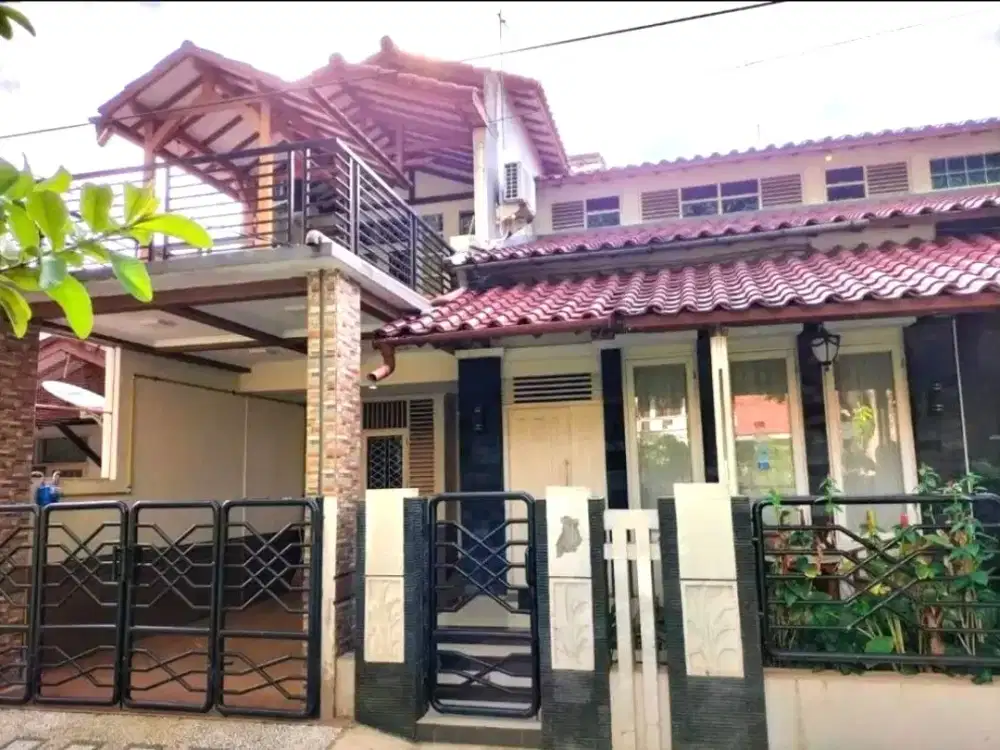 MURAH LUAS 180 !! Pondok Kelapa Rumah Akses 2 Mobil Depan Taman Jakarta Timur