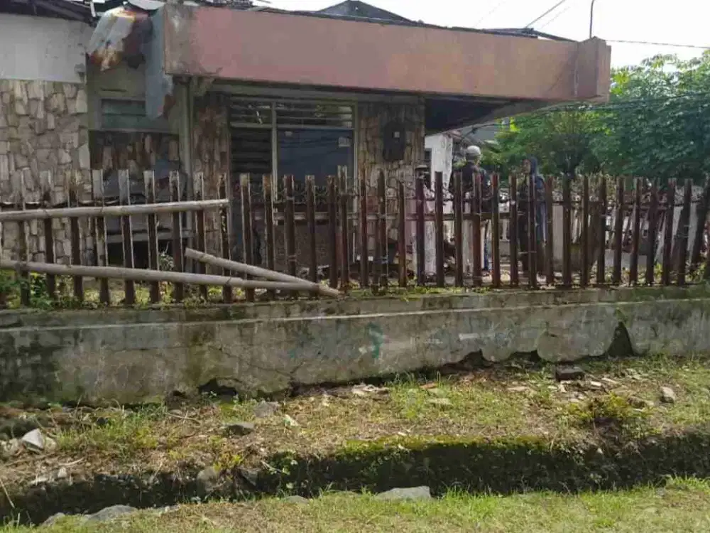 DijualRumah hitung tanah Siap bangun Pondok Bambu Jakarta timur