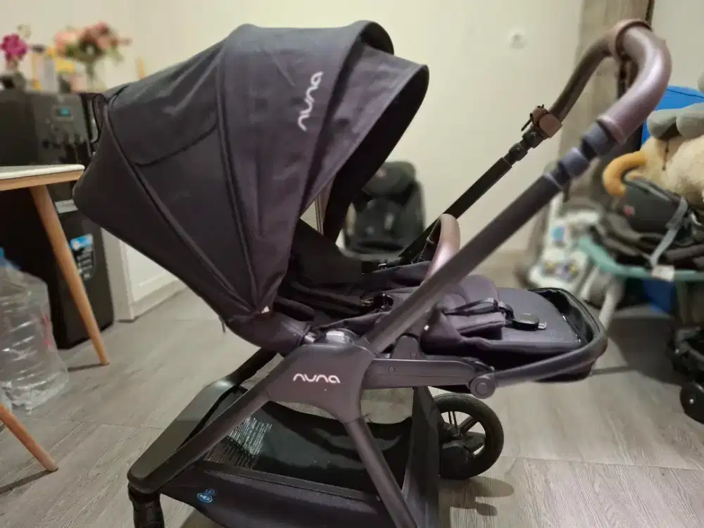 NUNA Triv Next kondisi bekas