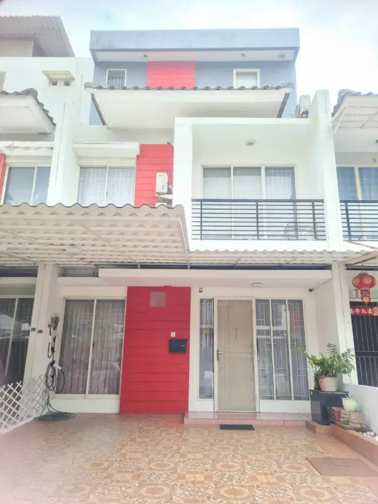 Dijual Rumah Golf Lake Cluster San Lorenzo