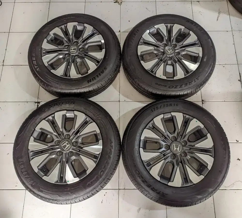 R16 new BRV mulus+Ban Sailun masih 99% 2025