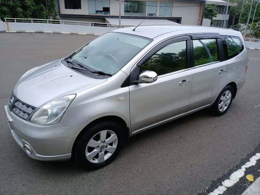 Nissan Grand livina 2009 Bensin