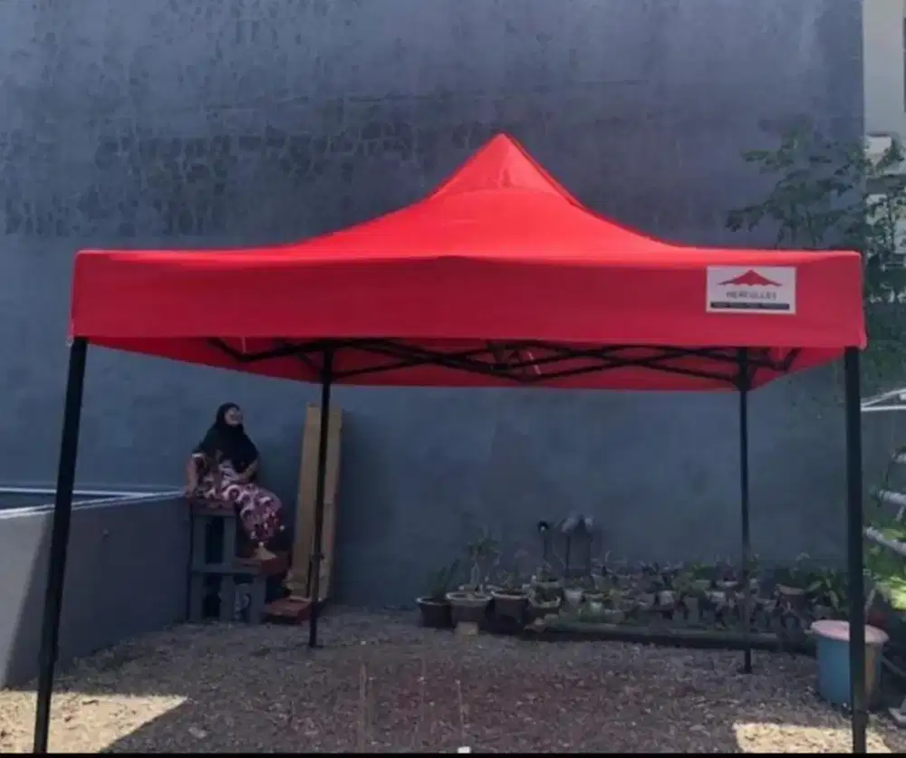 Tenda lipat Hercules