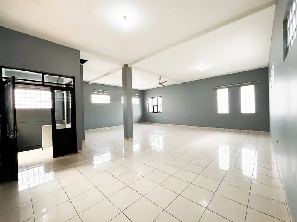 Dijual Ruang Usaha / Gudang