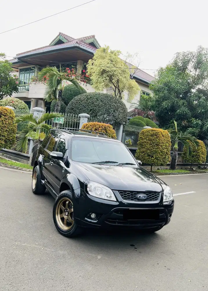 Ford Escape Limited Sunroof Tgn1 Siap Pakai