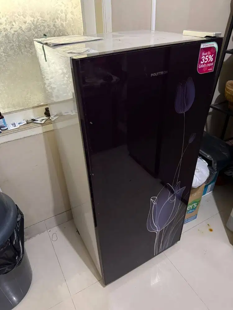 Polytron Kulkas Ungu PRO 18KTV