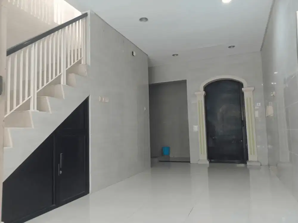 Disewa Rumah Pik Bagus Terawat Rapi Row Jalan Lebar