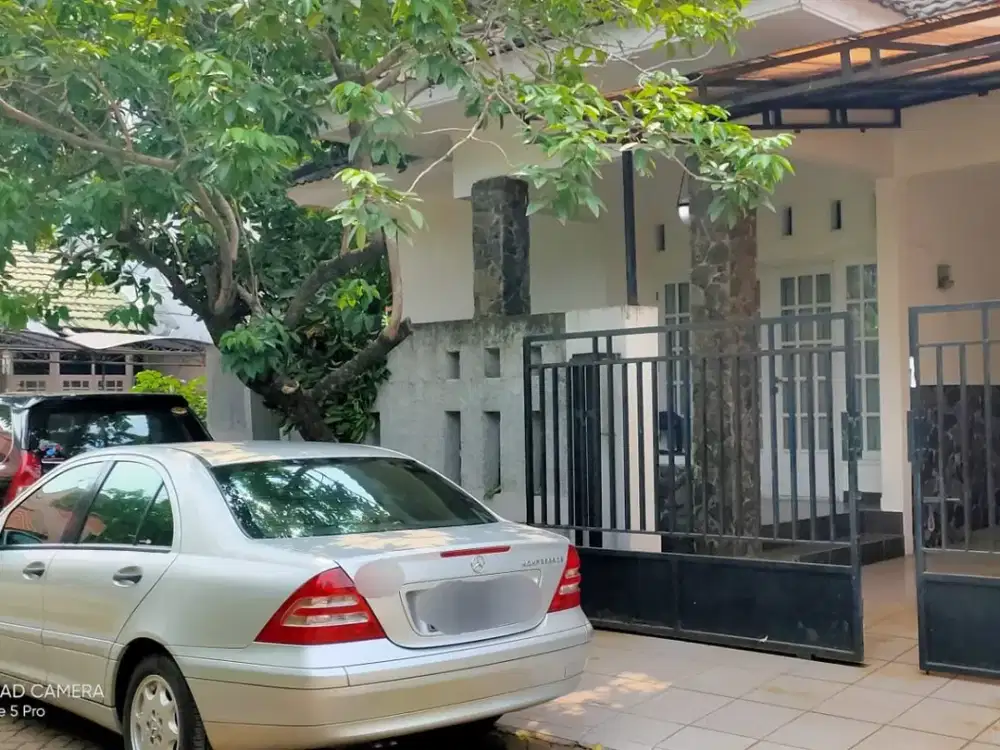 Rumah Dijual Hook di Perumahan Jatibening Estate Dekat Tol LRT Jatibening