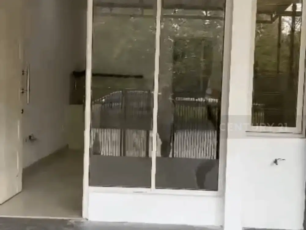 Disewa Rumah Pik 3 Lantai Row Jalan Lebar