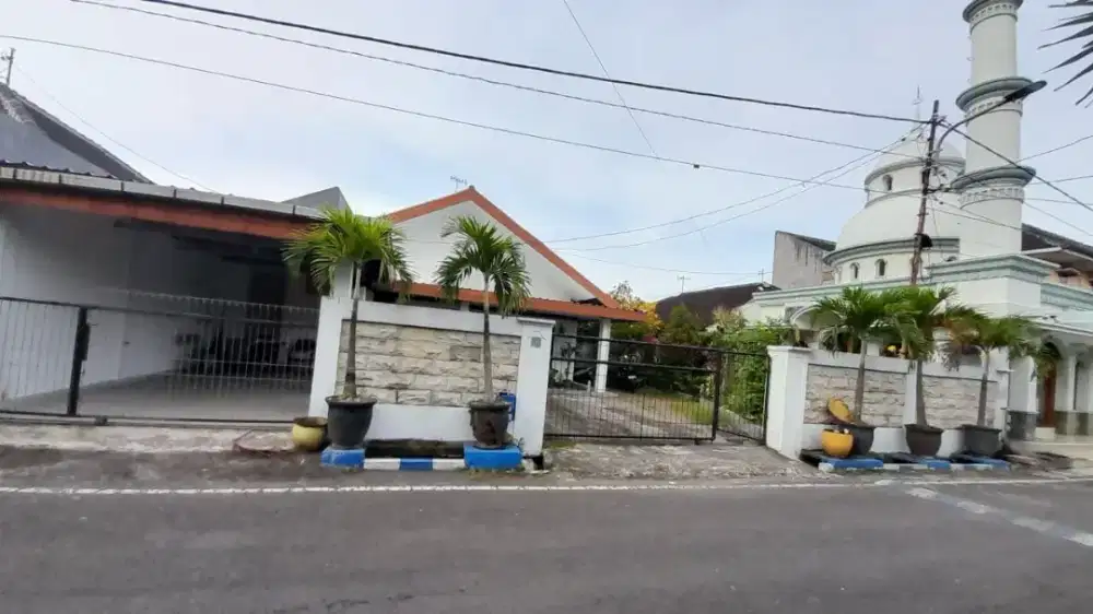 Murah Rumah Sulfat Ciliwung Samping Masjid