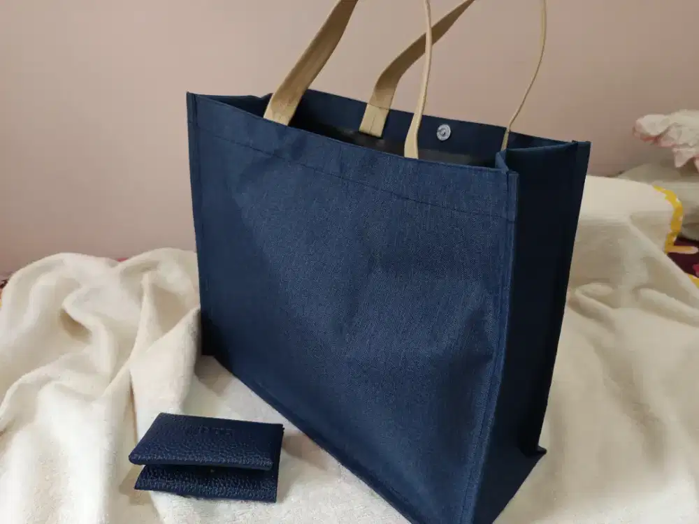 Tas belanja dan dompet kecil