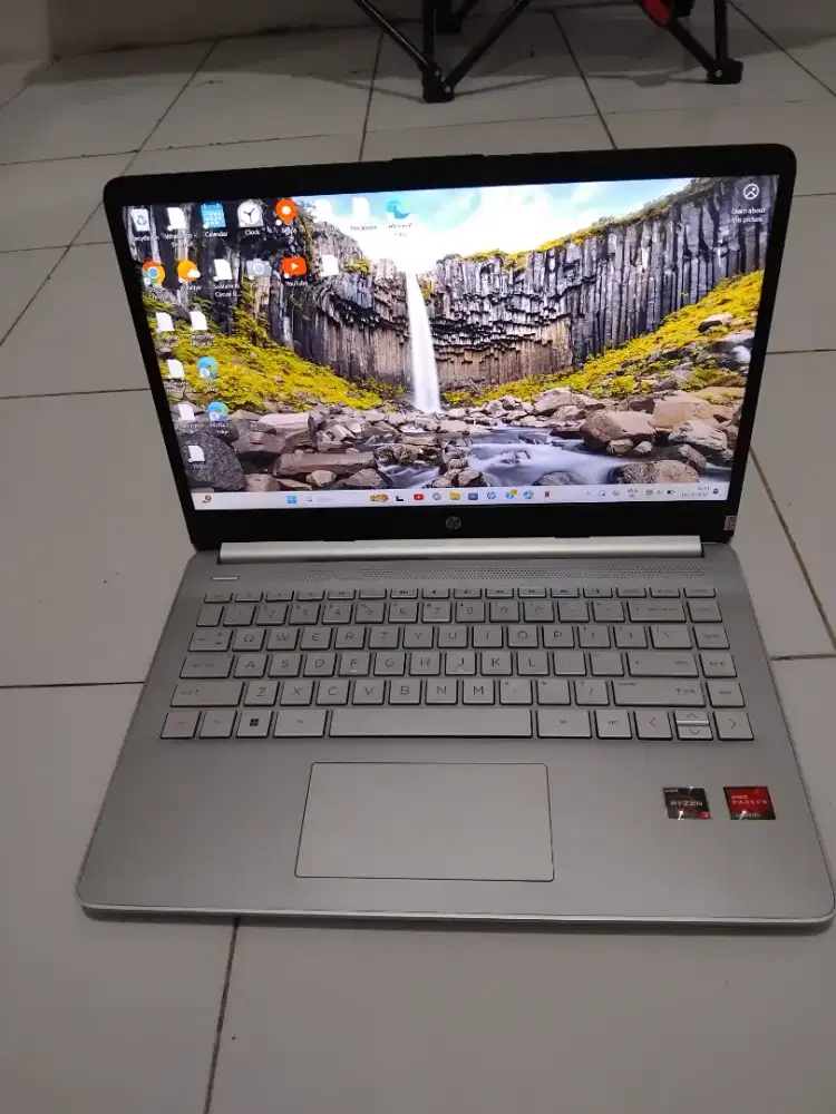 JUAL LAPTOP HP RYZEN 3 3250U SILVER