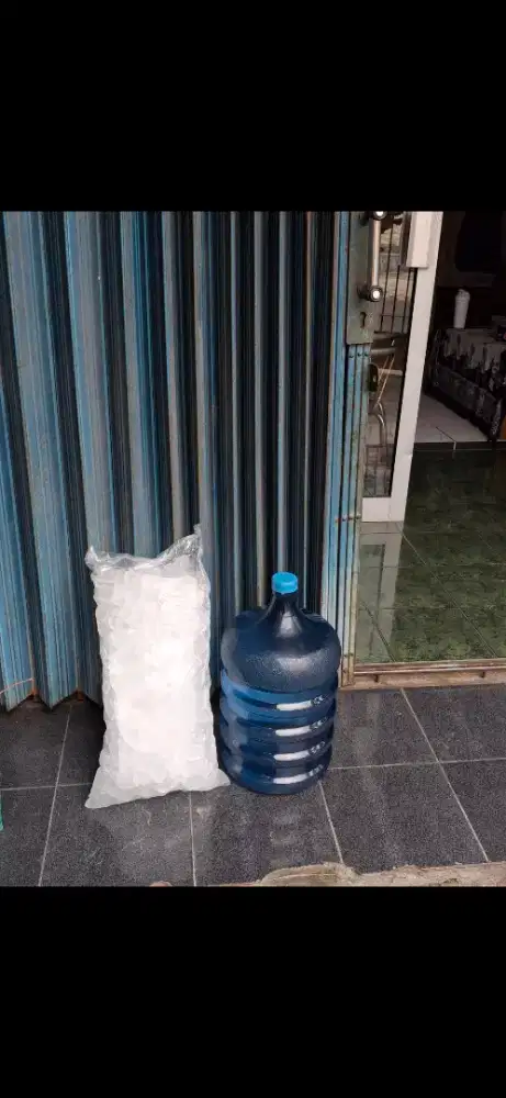 Tukang Galon Dan Serabutan Kebersihan