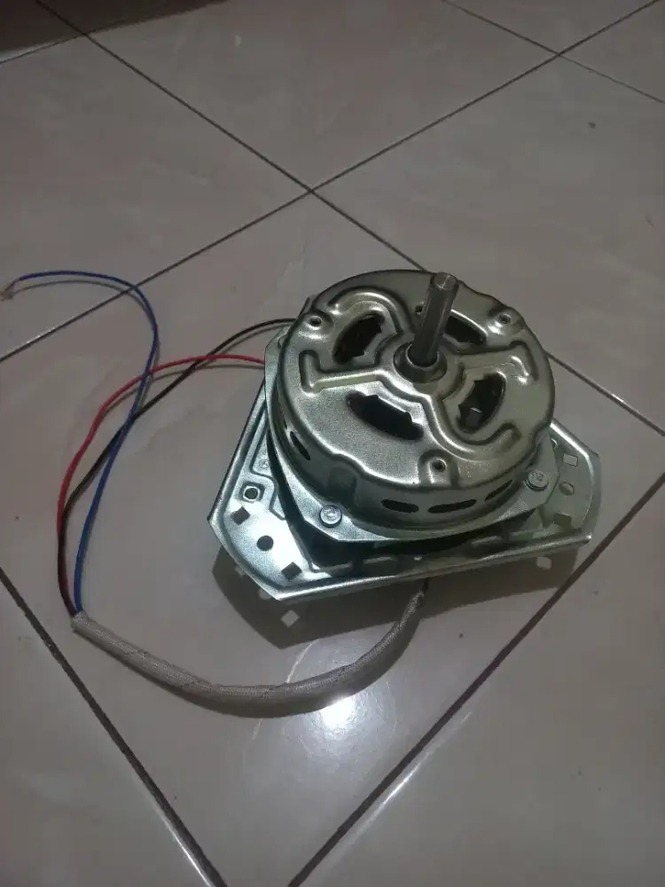 Dinamo mesin cuci spin/pengering
