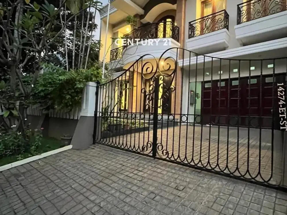 Dijual Rumah Mewah Dekat Taman Di Pondok Indah