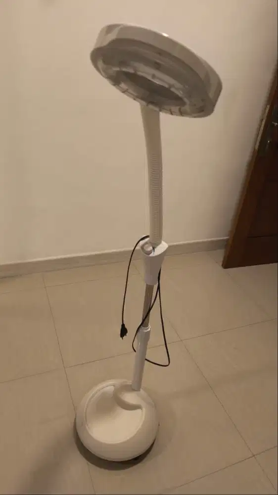 Magnifying Lamp Facial