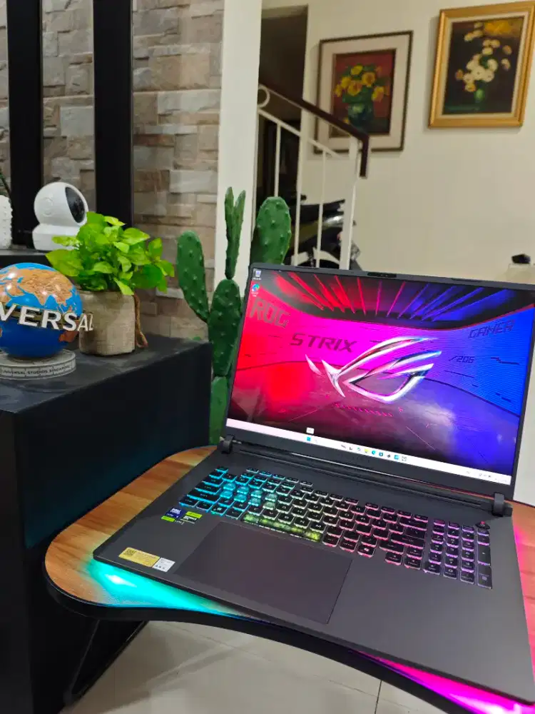 Laptoo Asus ROG G815LM RTX5060 Ultra 9