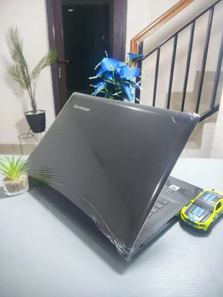 Laptop Desgn Lenovo Ideapad Core i7 Ram 16/256gb Ssd Dual Vga Siap COD