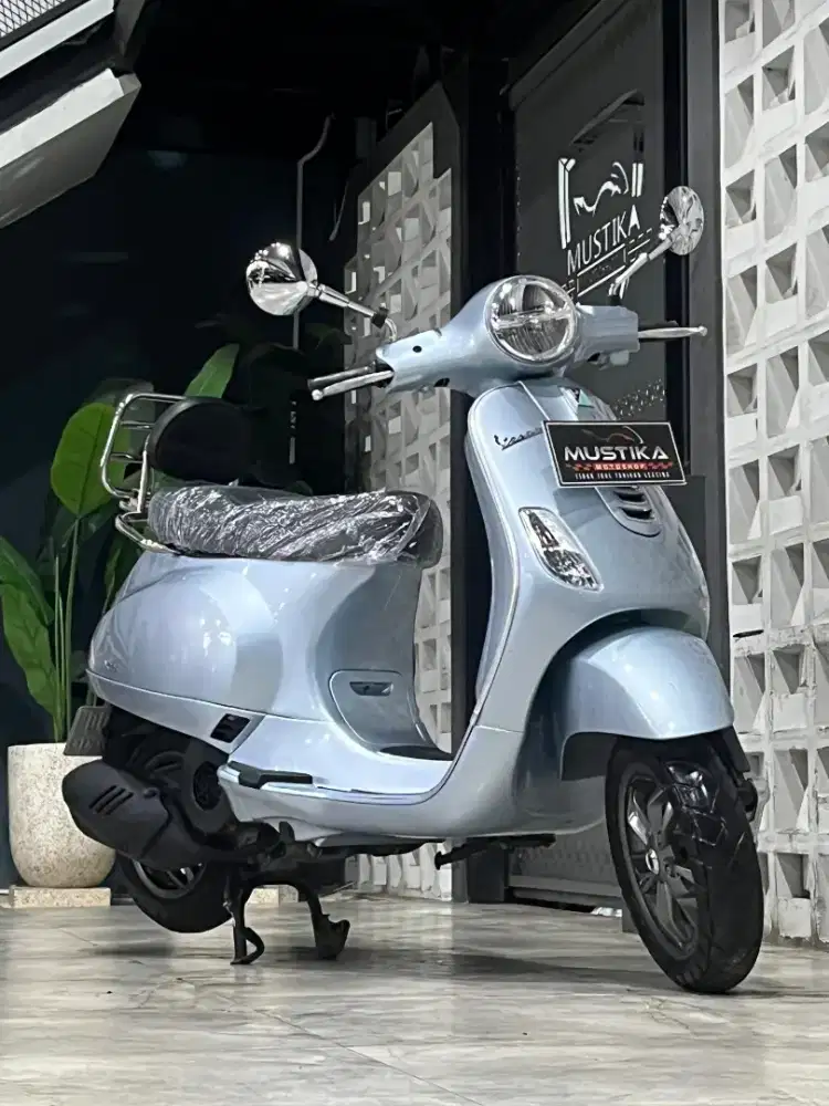 VESPA LX125 2023 - Chintia Mustika