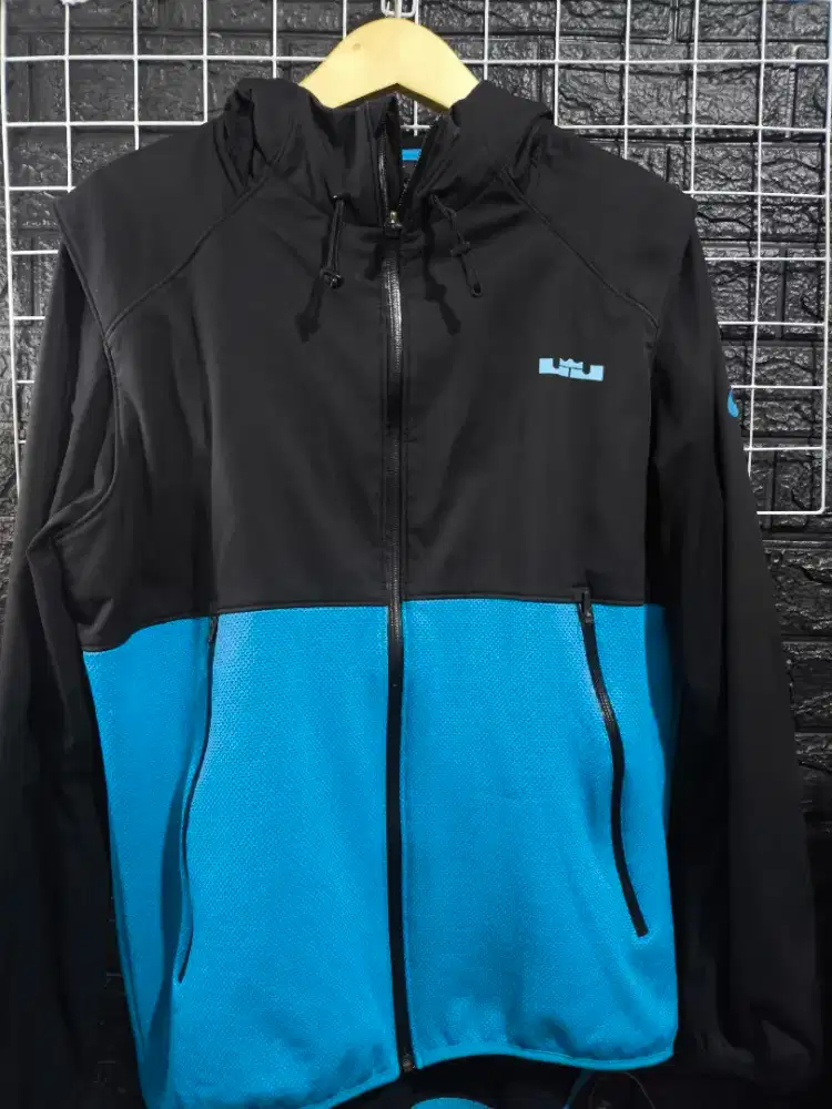 Jaket Nike hitam biru size xl