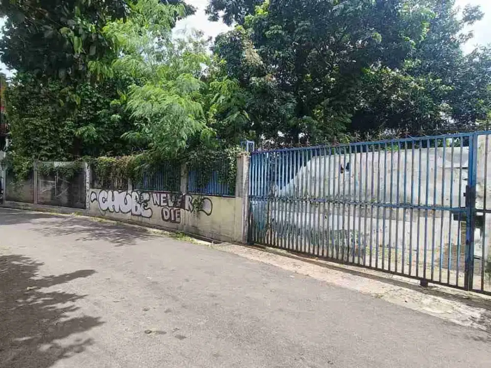 Rumah dan Lahan Kosong di Jl Jaha Cilandak Timur Ps Minggu Jakarta Selatan