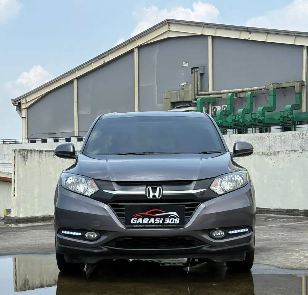 Honda HRV 1.5 E CVT 2018 Abu Abu AT Automatic HR-V Genap Low Kilometer