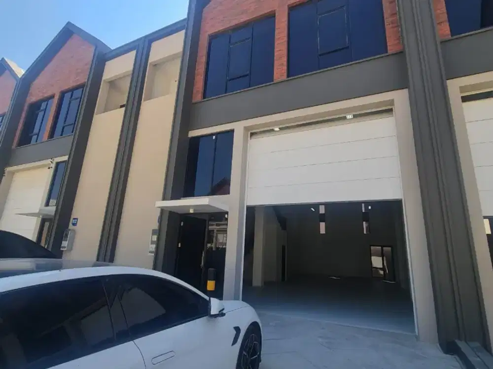 Disewakan GUDANG BIZPARK PIk2 Baru lewat Container 40 feet