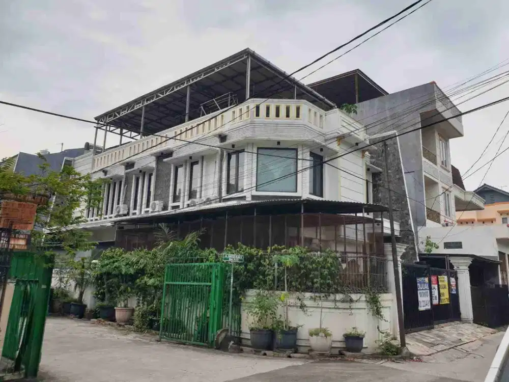 Rumah Hoek di Jl Sunter Hijau IX Tj Priok Jakarta Utara