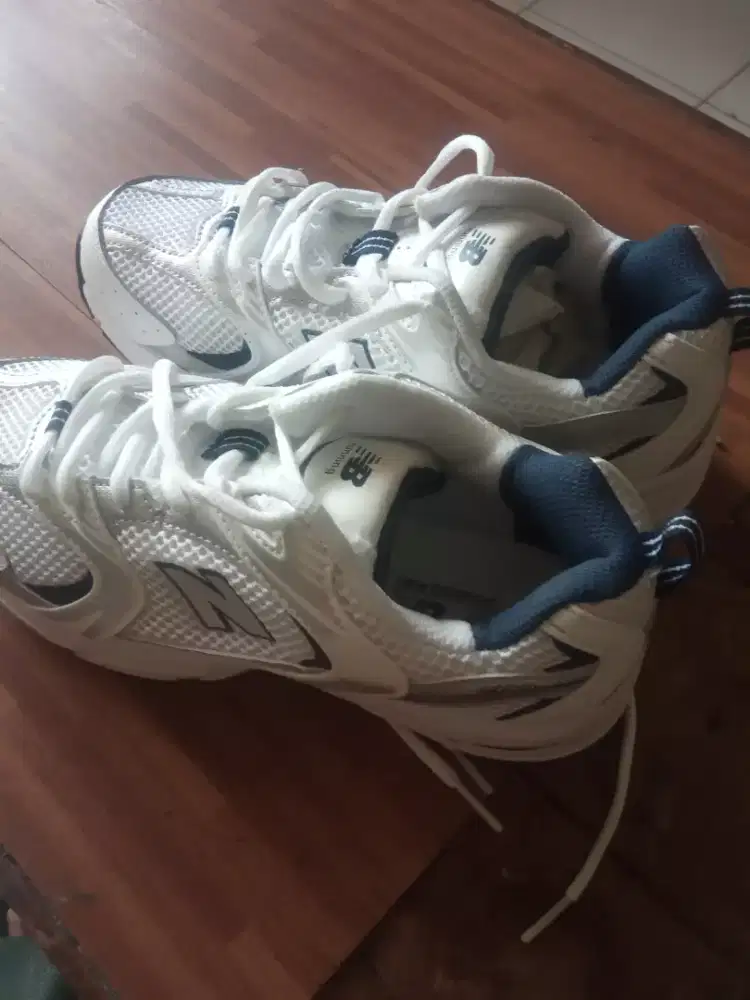 Jual sepatu kets wanita no 38