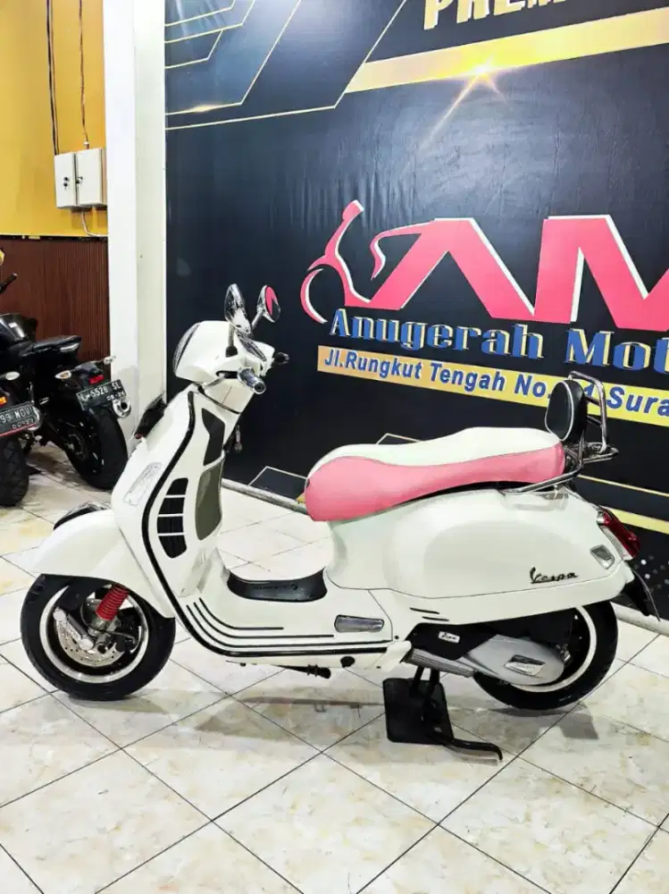 Piaggio Vespa GTS 150 REG 2018 odo 7rb anugerah motor rungkut