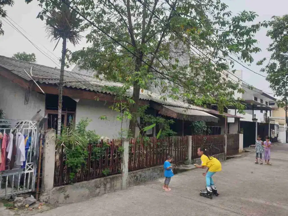 Rumah Tua di Jl Sapta Kirana Kelapa Gading Jakarta Utara