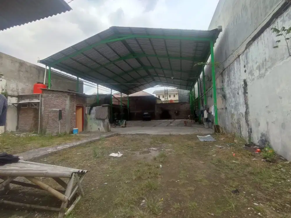 Gudang Strategis daerah Semarang Timur – 10889