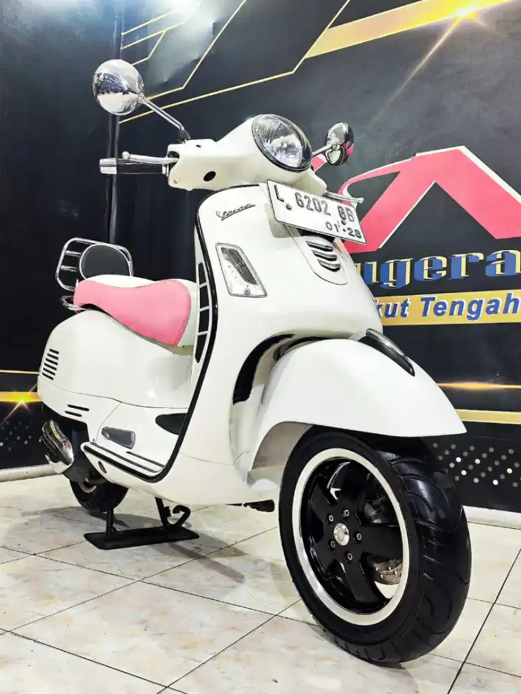 Piaggio Vespa GTS 150 reg 2018 odo 7rb Anugerah motor rungkut