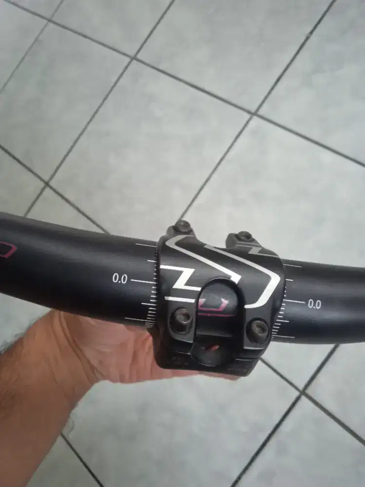 Stem dan handelebar merk strummer