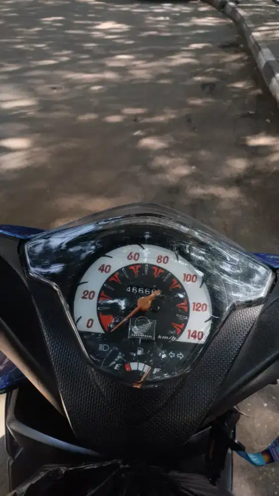 Di jual Honda Beat karbu 2011 surat lengkap pajak hidup