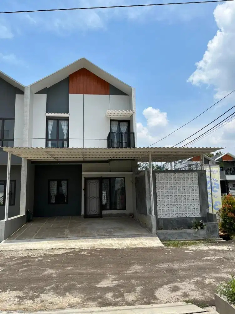 Di jual over kredit rumah 2 lantai di hook,perum graha pesona cikeas 2