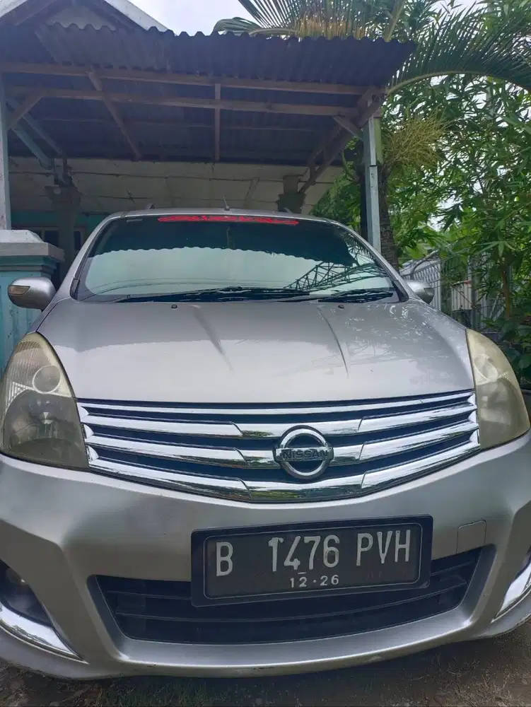 Nissan Grand Livina Ultimate 2012
