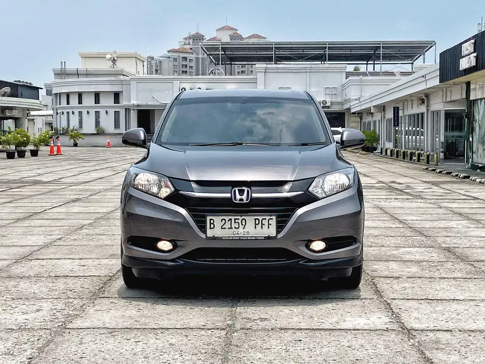 Honda HRV E CVT 2018, Abu abu, Km 50rban