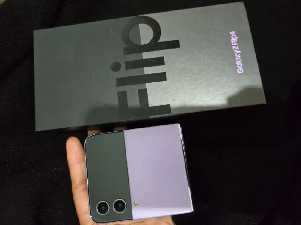 Samsung Z Flip4 flip 4 Ram 8/512Gb minus garis kesing mulus