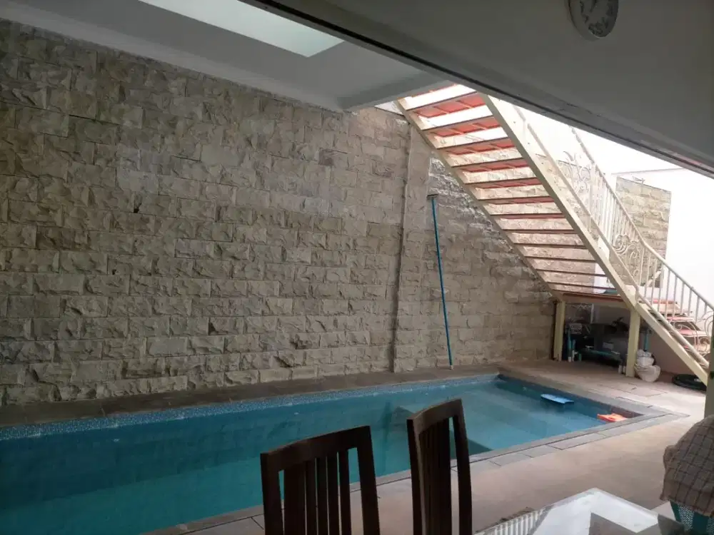 DIJUAL Rumah 2 lantai Siap Huni di Petemon + Furnish, di Surabaya Pusat