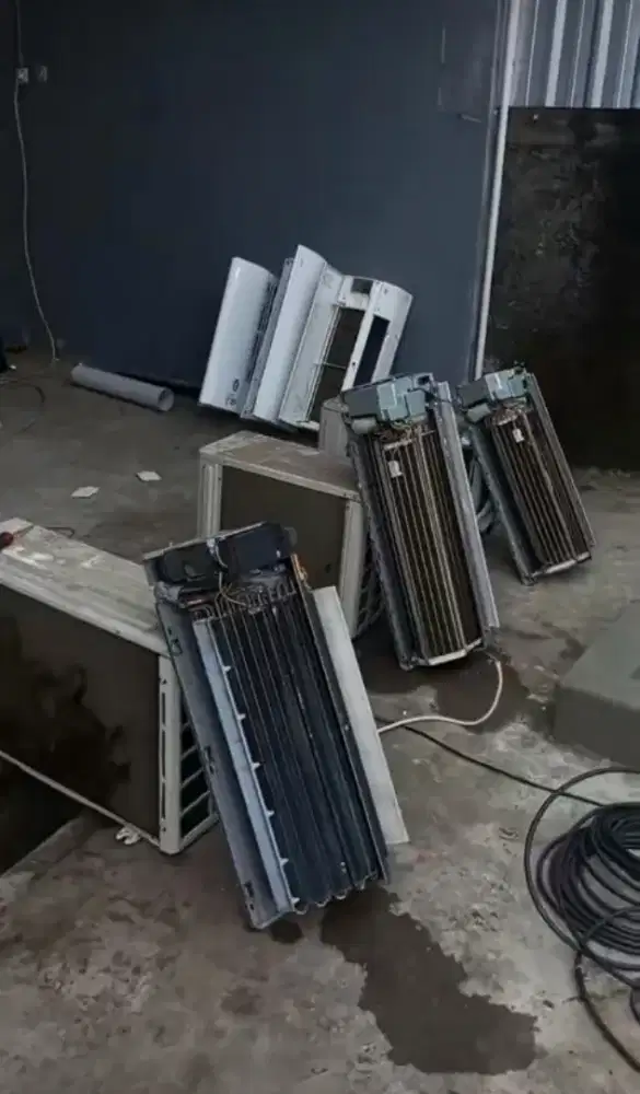 SERVICE AC PERBAIKAN DAN MAINTENANCE